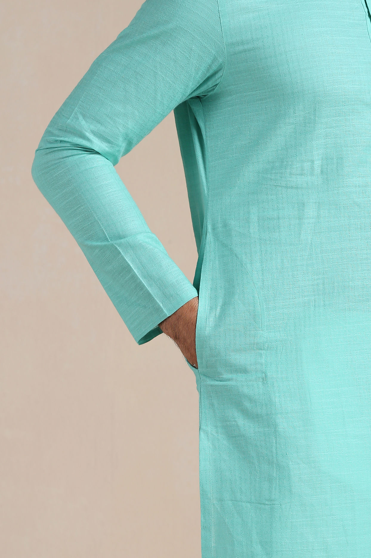 alt message - Manyavar Men Turquoise Green Mandarin Collared Kurta Set image number 2